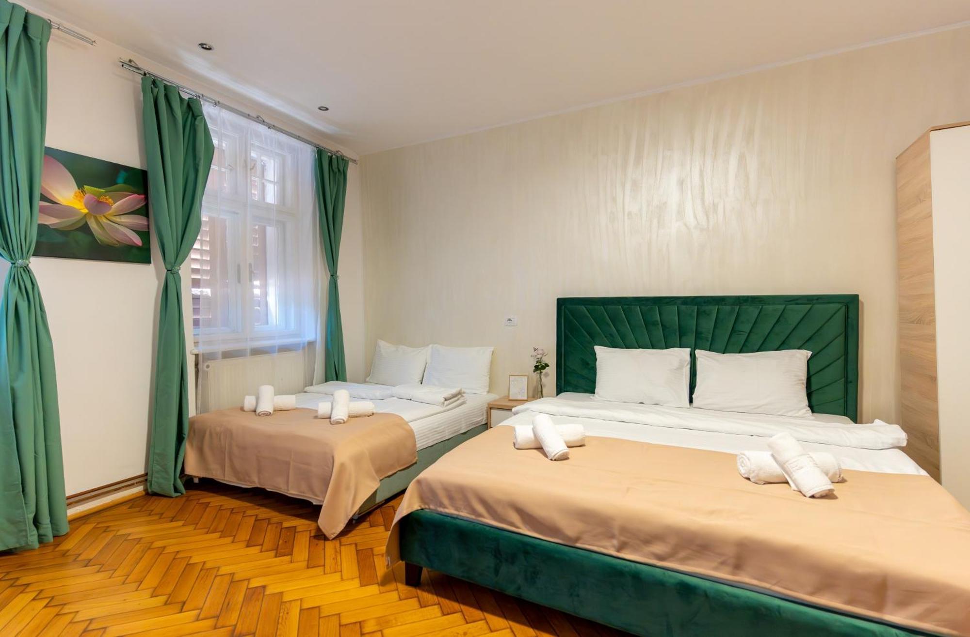 Crisan Residence - Vila Crisan บราชอฟ ภายนอก รูปภาพ