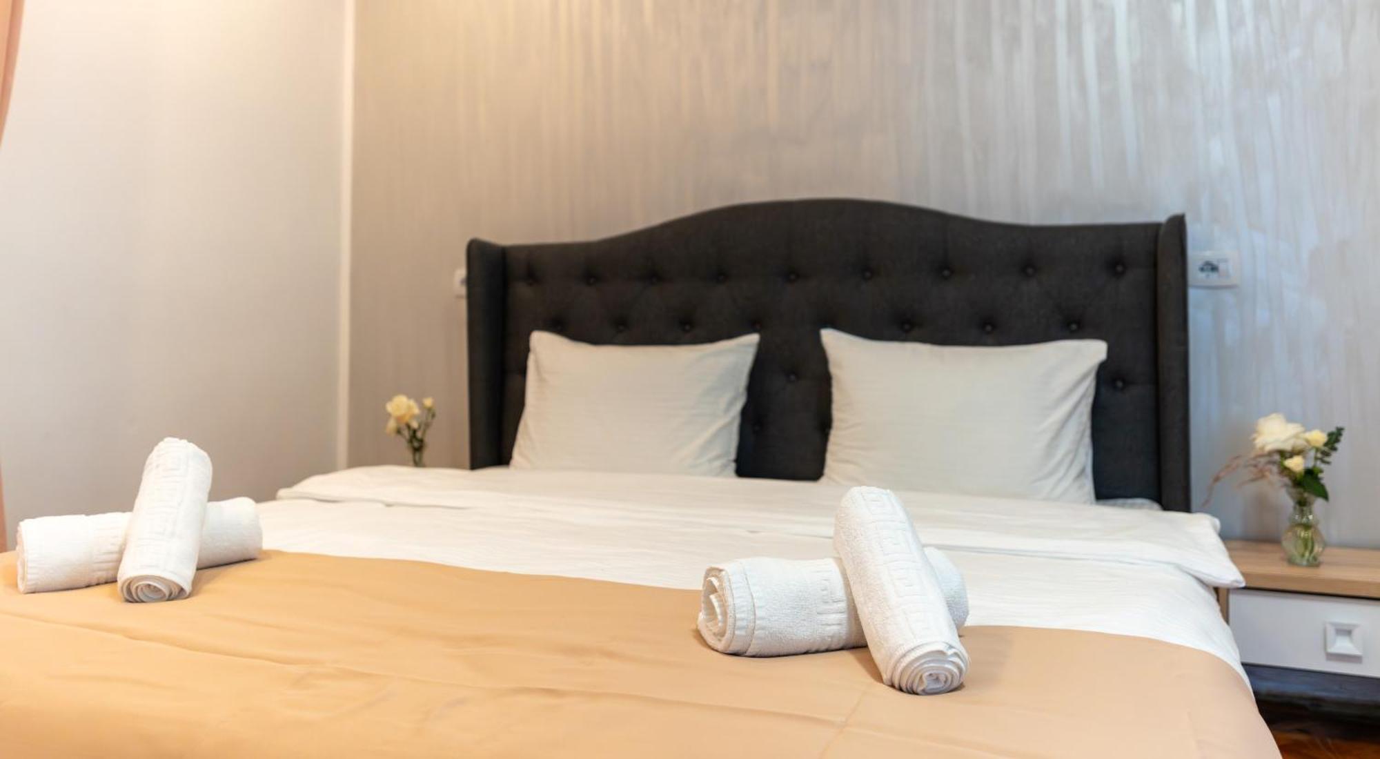 Crisan Residence - Vila Crisan บราชอฟ ภายนอก รูปภาพ