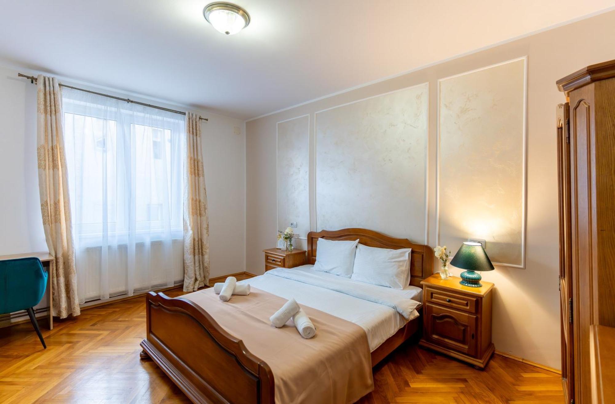 Crisan Residence - Vila Crisan บราชอฟ ภายนอก รูปภาพ