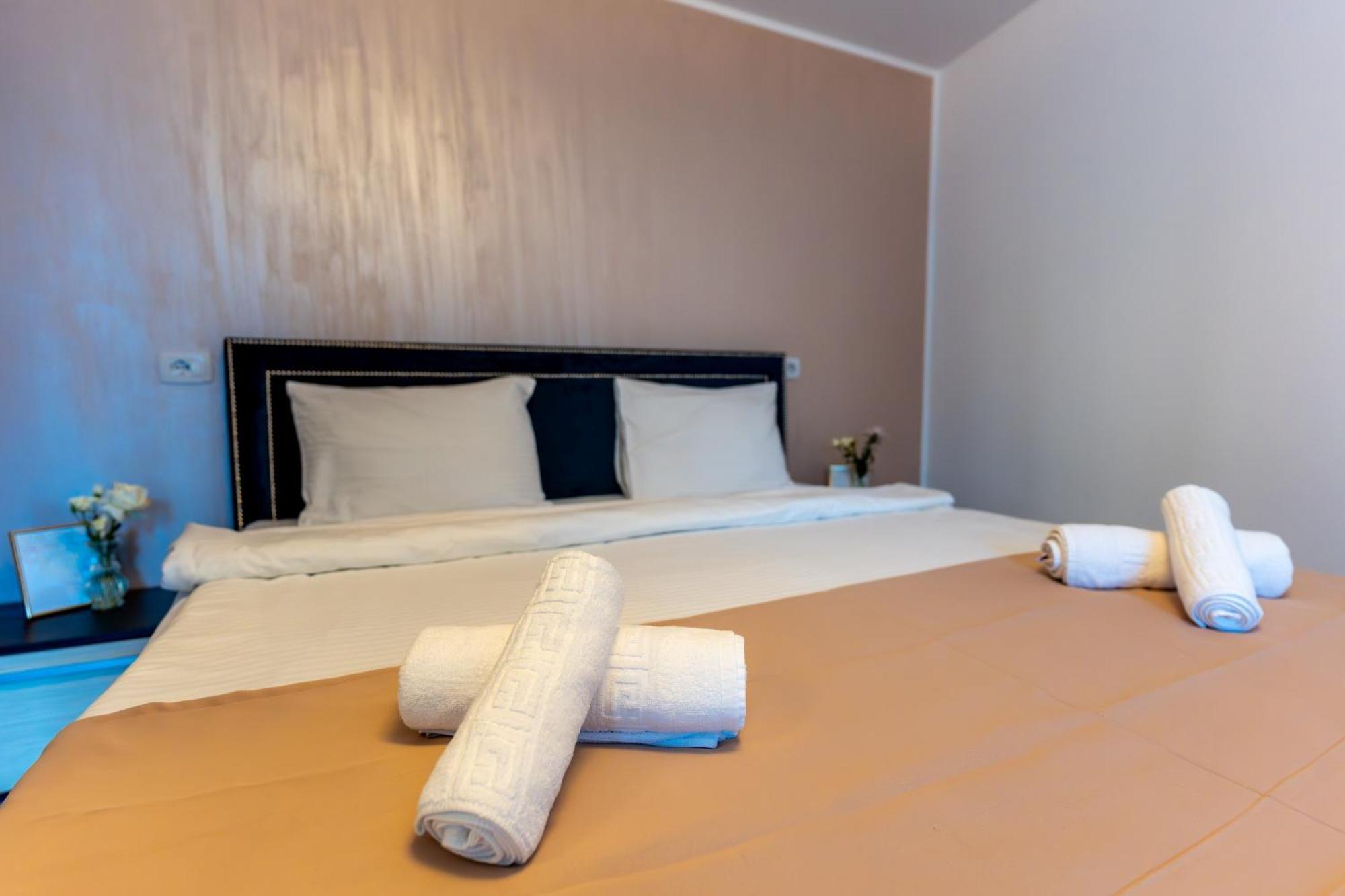 Crisan Residence - Vila Crisan บราชอฟ ภายนอก รูปภาพ