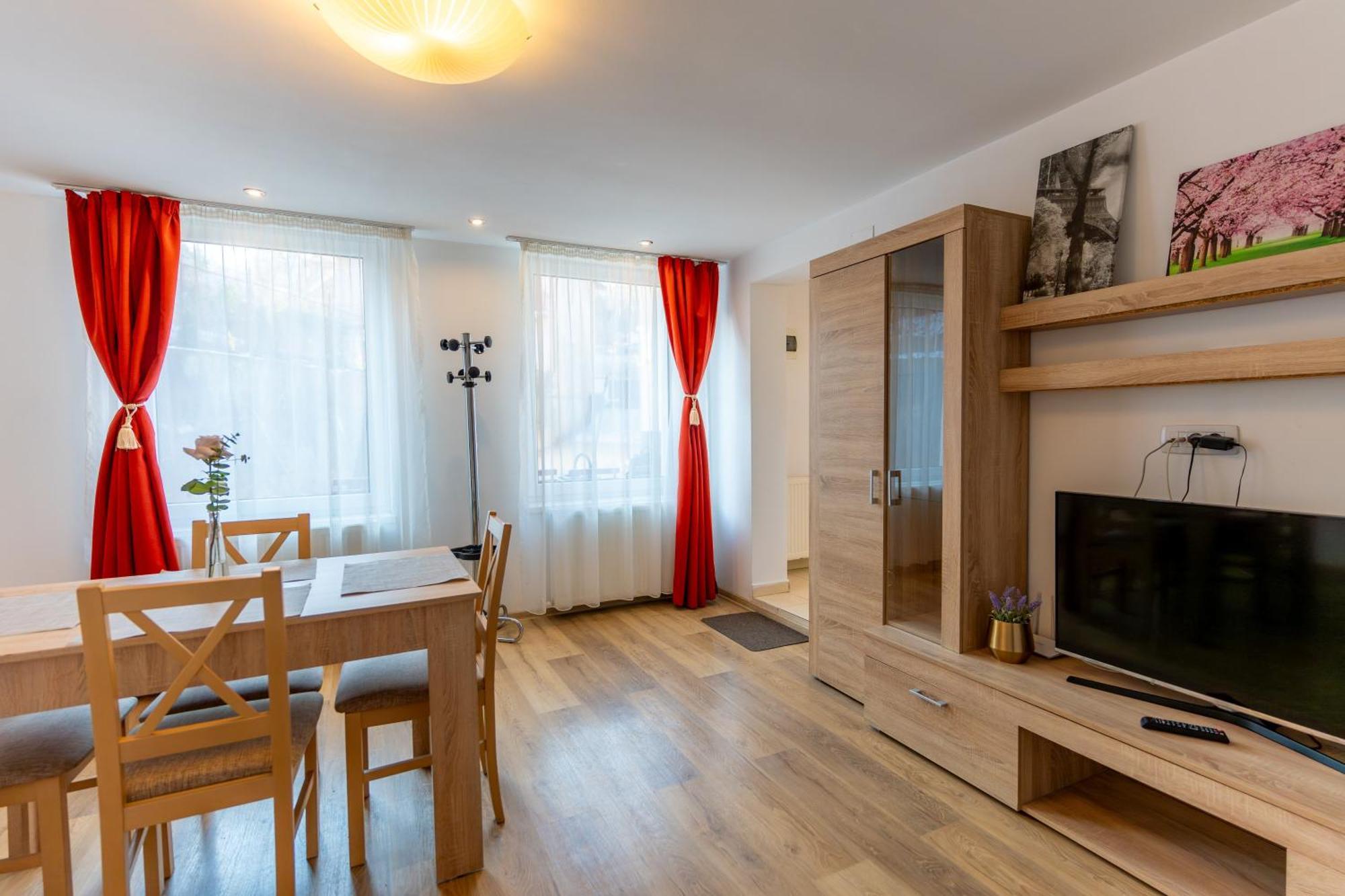 Crisan Residence - Vila Crisan บราชอฟ ภายนอก รูปภาพ