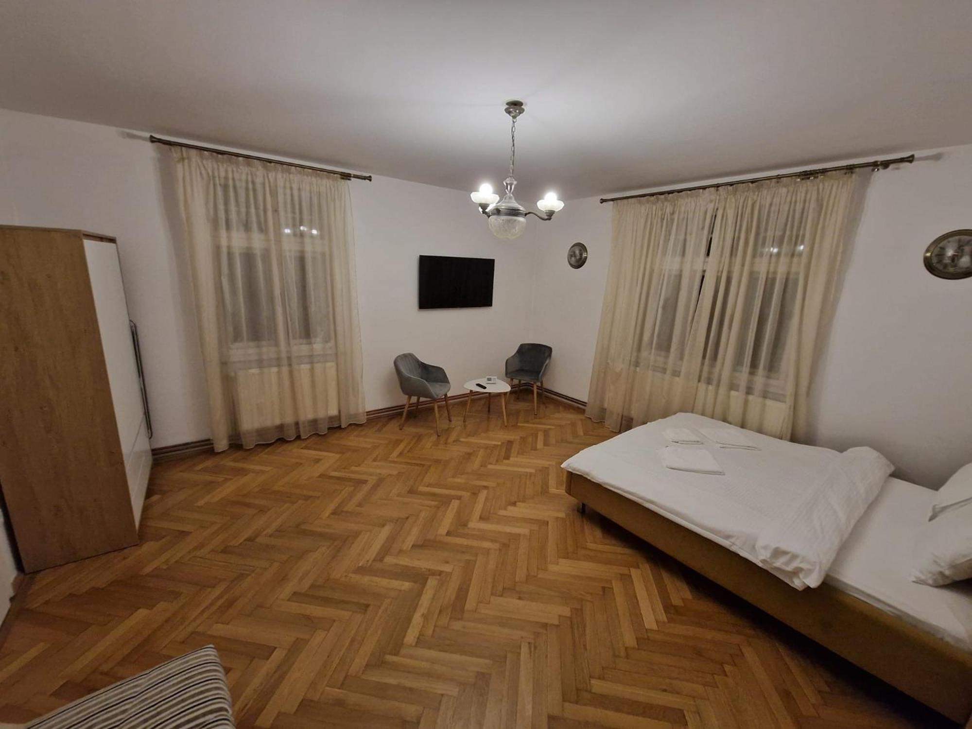 Crisan Residence - Vila Crisan บราชอฟ ภายนอก รูปภาพ